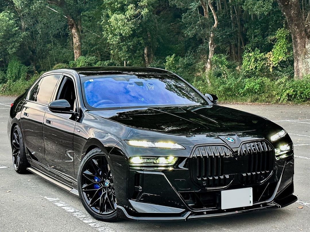 fuurio_tlc300@instagram on Pinno: BMW 740i M sport 2023