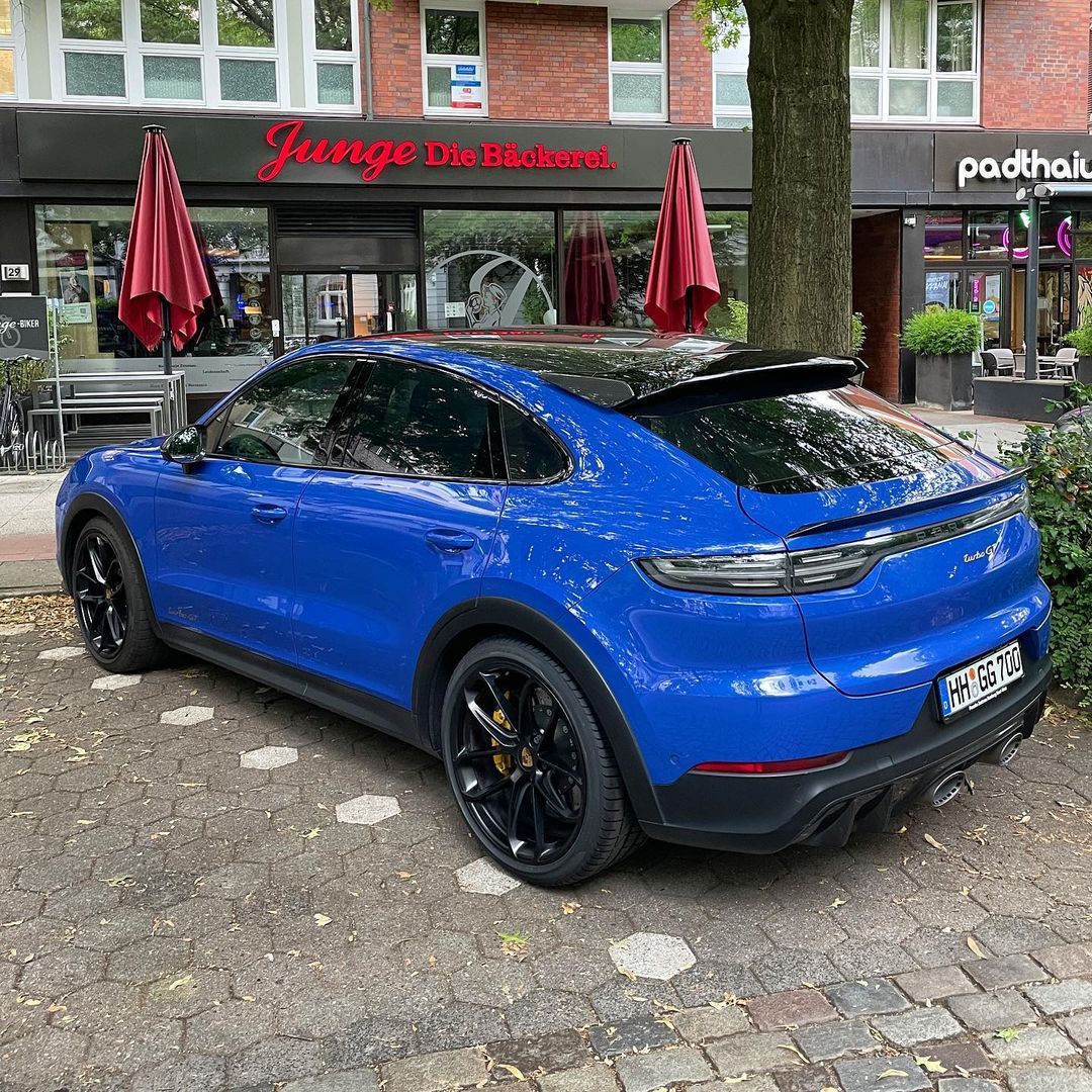 zuffenhausen.syndikatinstagram on Pinno 💙 Porsche Cayenne Turbo GT in
