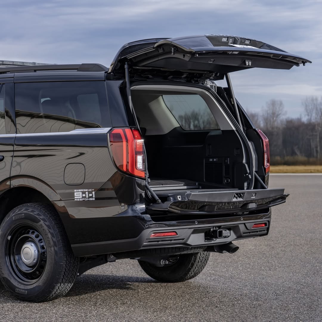 motortrend@instagram on Pinno: Ford Explorer Police Interceptor Utility ...