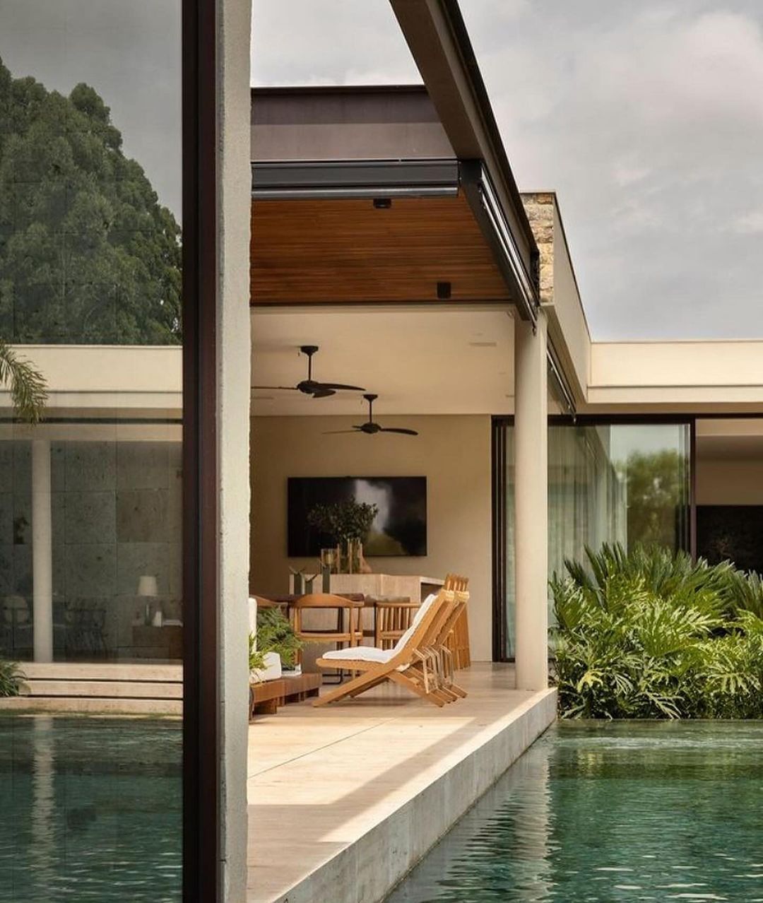tropitecture@instagram on Pinno: Casa MM🌴 What do you think about this ...