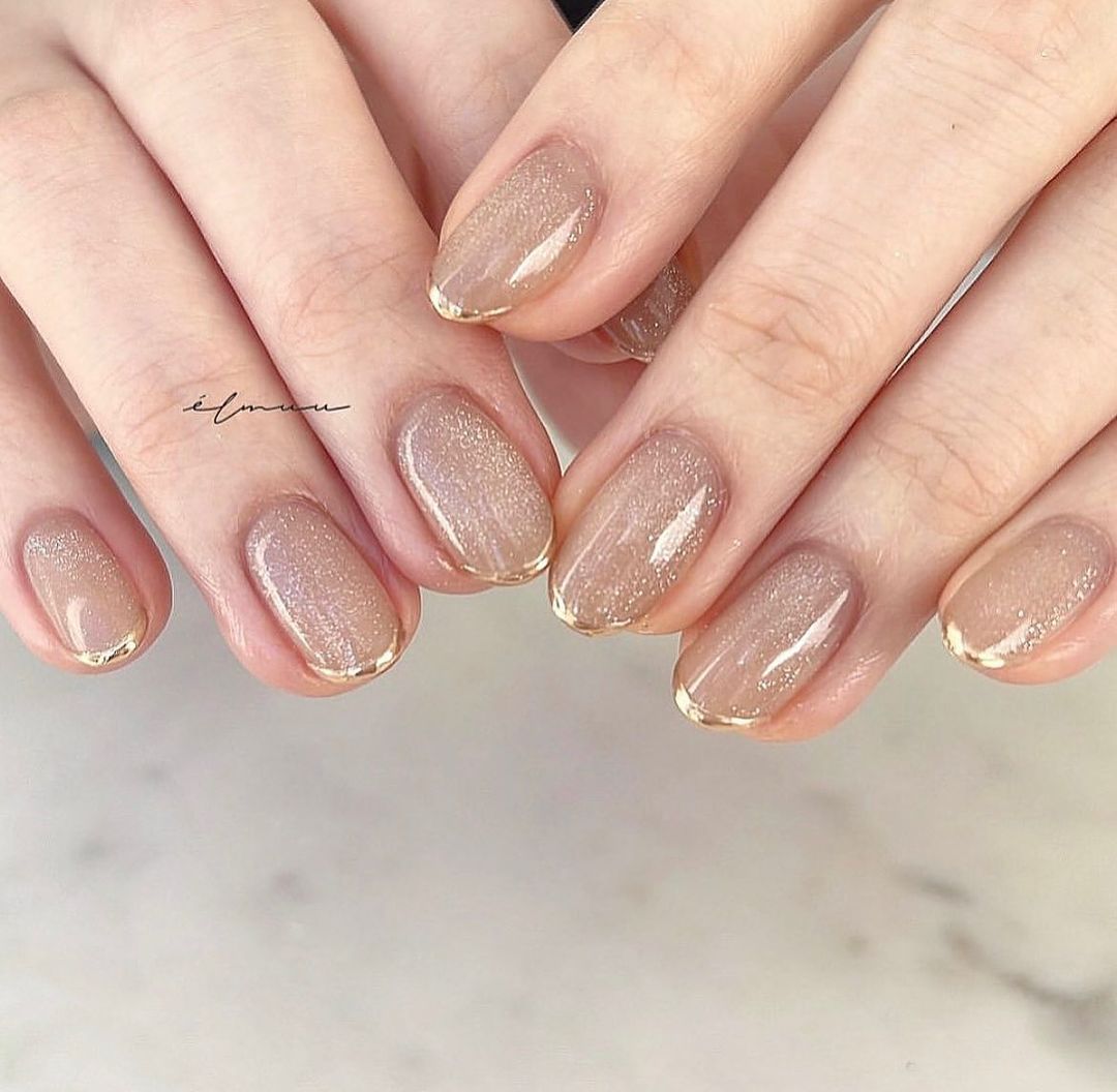 out MIYU様 ナチュラル クリスマス♡ マグネットプレート マグネットジェル に#ハートホロネイル 🤍 白ゴールドのハートに