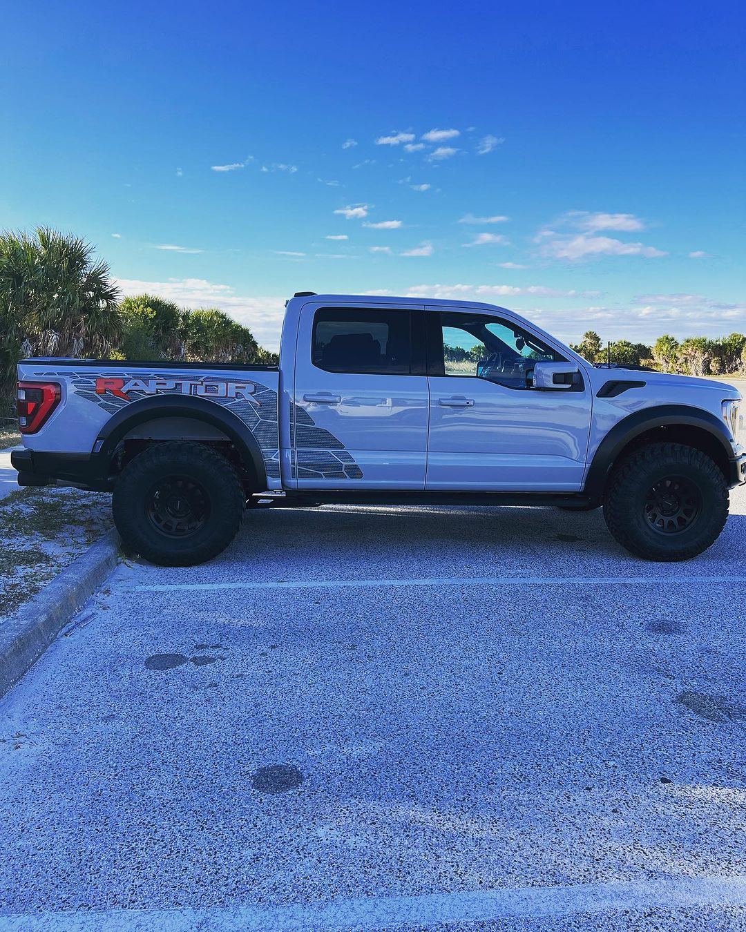 fla_raptor@instagram on Pinno: Almost Friday! . 🙏🏼 FOLLOW ME 🙏🏼 . #Ge...