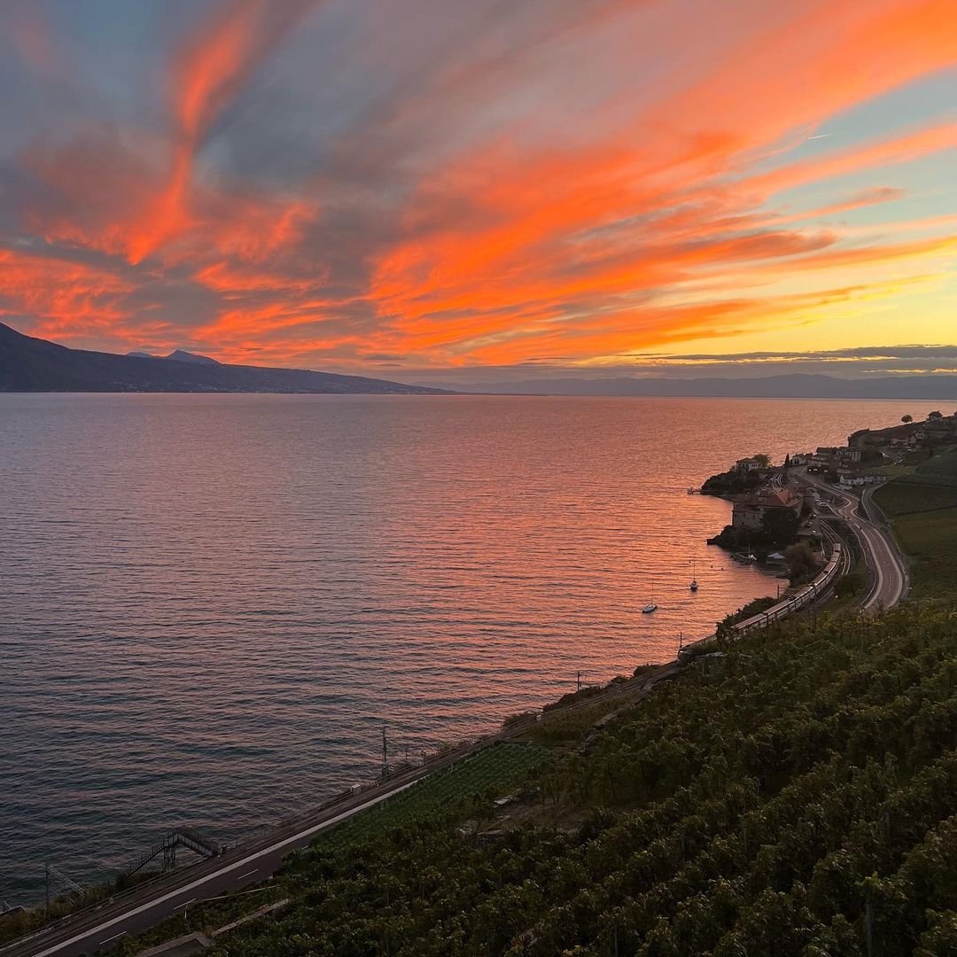 switzerland-explores-instagram-on-pinno-lac-l-man-switzerland-s