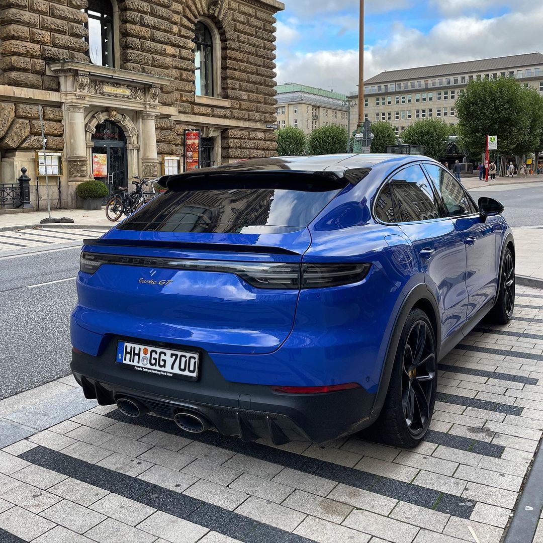 zuffenhausen.syndikatinstagram on Pinno 💙 Porsche Cayenne Turbo GT in PTS Nogaro...