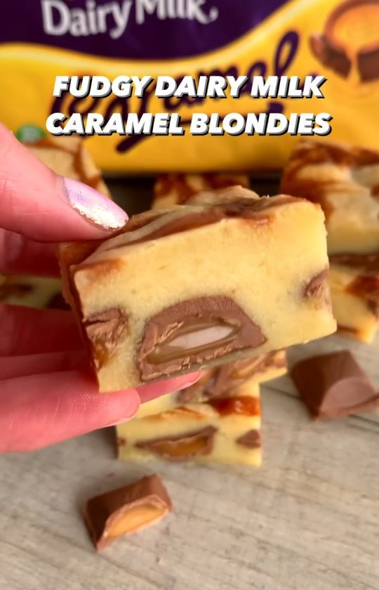 dessertworld._instagram on Pinno FUDGY DAIRY MILK CARAMEL BLONDIES 😍