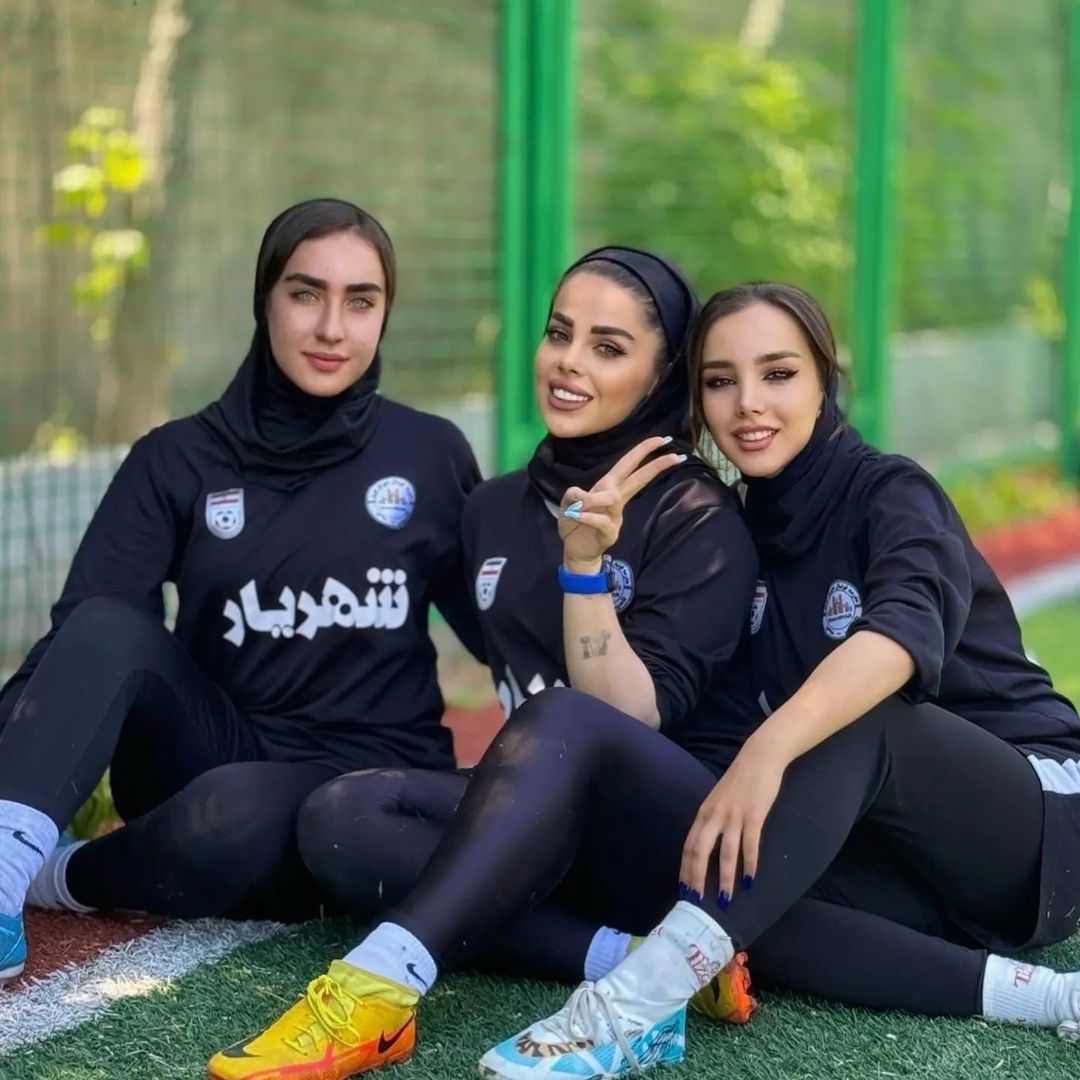 🇮🇷varzesh_banovan.ir🇮🇷 on Pinno: . 🌟ساناز ربیع لاله🌟 ♦️رشته ورزشی : فوتب...