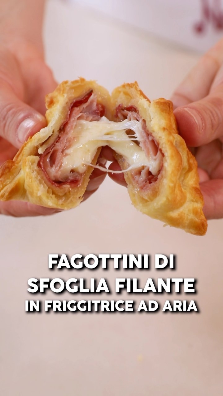 fattoincasadabenedetta@instagram on Pinno: FAGOTTINI DI SFOGLIA FILANTE  ALL'ARIA Mo