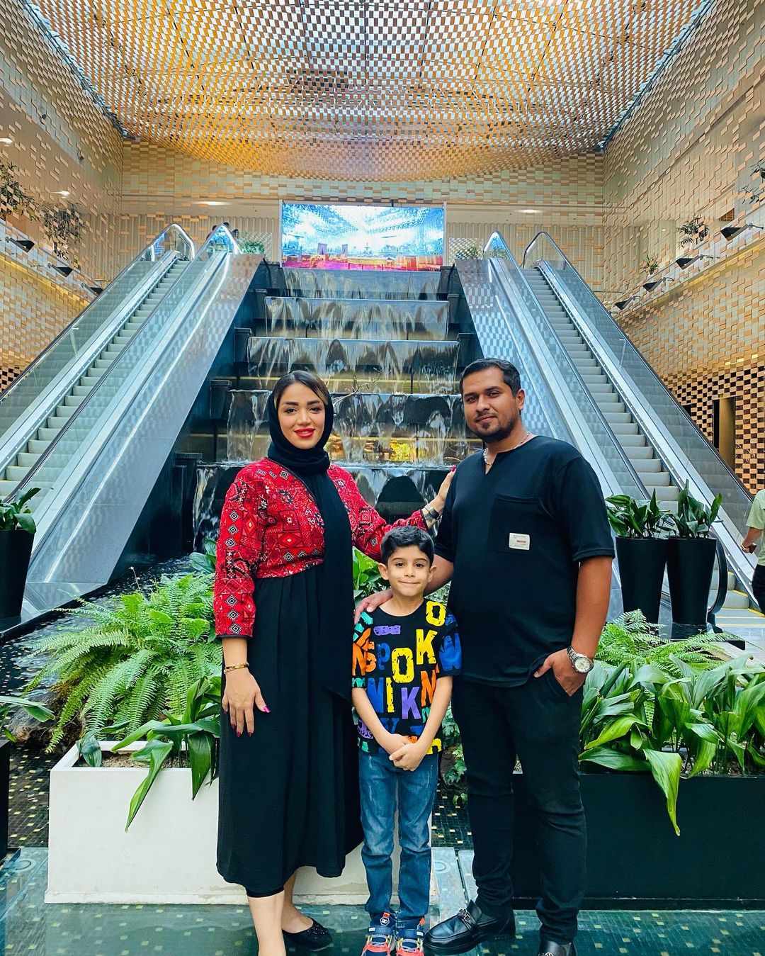 saeide_banooo@instagram on Pinno: سوپرایز رامین دیدین؟🧿😂 . لاحول و لا ...