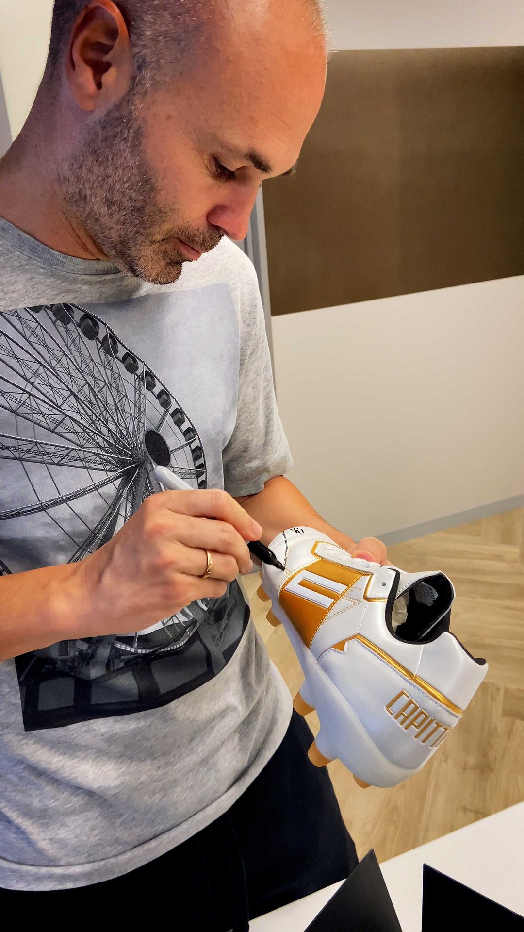 Video by Andres Iniesta on Pinno: Capitten ONE 888 is the very