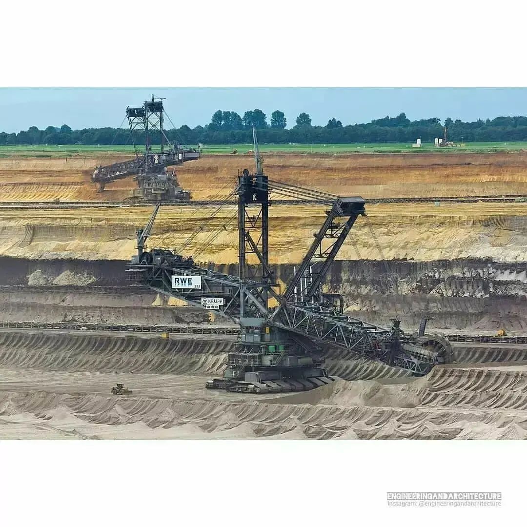 Industrial Videos on Pinno: 💥🤩Bagger 293 ⛏️ This is the largest digg...