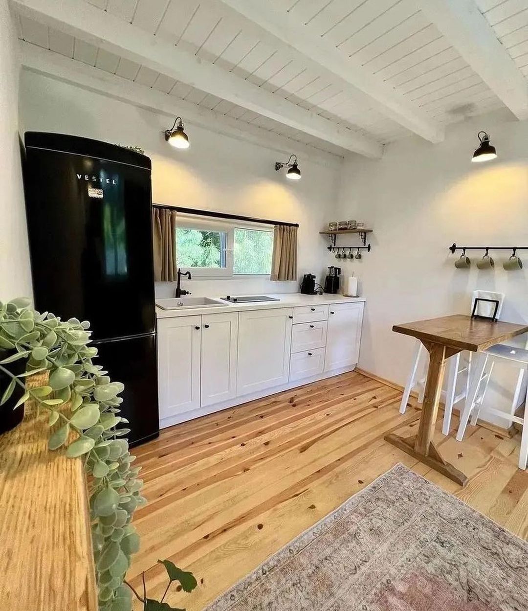 tinyhouse.pics@instagram on Pinno: With whom would you stay here?🏠 Tag ...