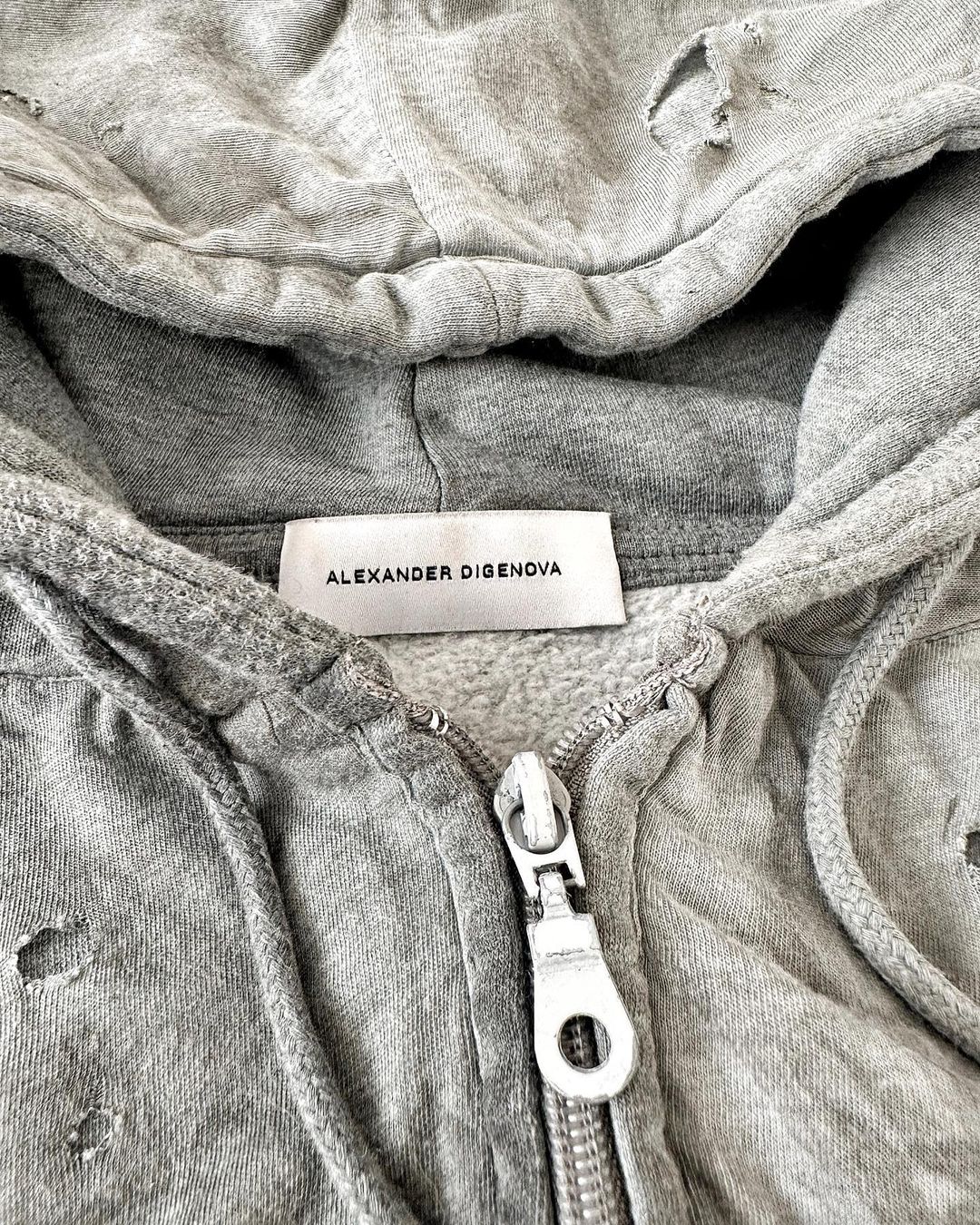 トップス Alexander Digenova DOUBLE LAYER HOODIE ALEXANDER DIGENOVA: Black 'A New World' Hoodie | SSENSE