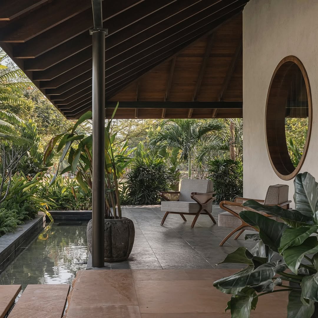 tropitecture@instagram on Pinno: Casa Pátio🌴What do you think about ...